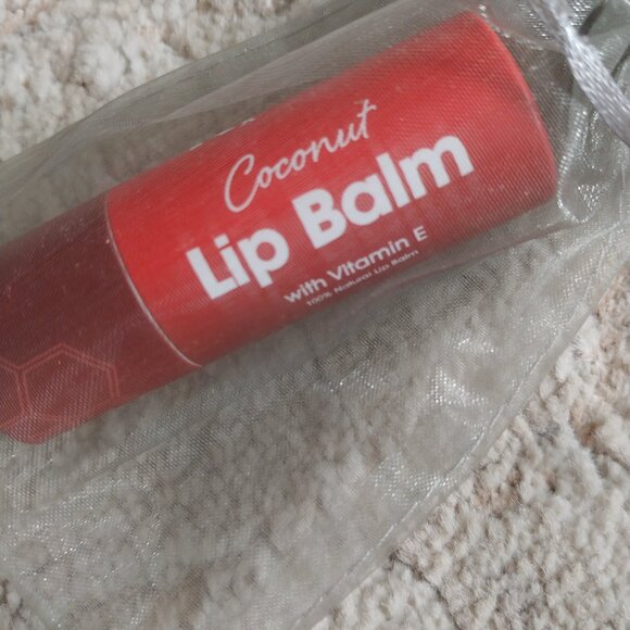NEW Rajani Md Coconut lip balm - Picture 4 of 4